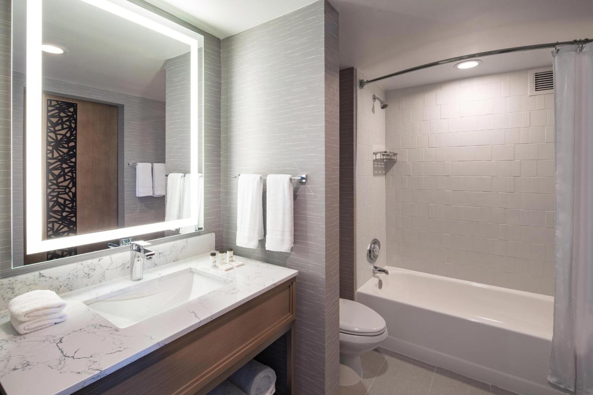 Sheraton Suites Columbus Worthington Exteriör bild